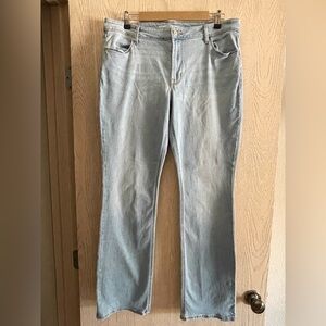 Old Navy Mid-Rise Boot-Cut Jeans in Light Blue